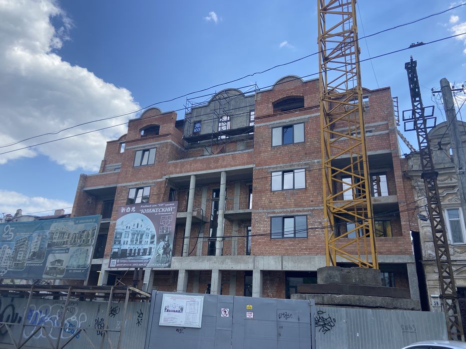 Срочная продажа 3 к с двумя паркоместами в самом центре города