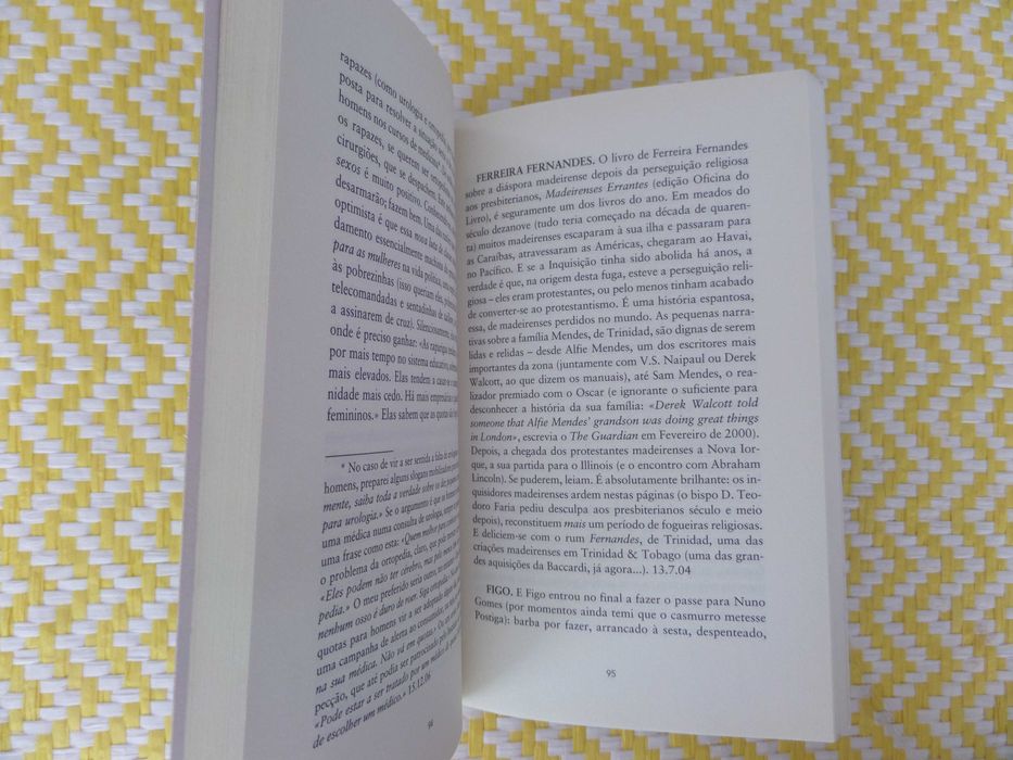 ALGUMAS DISTRACÇÕES
de Francisco José Viegas