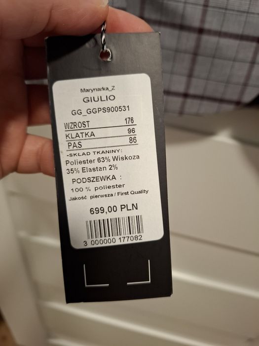 Garnitur w kratkę. Nowy
