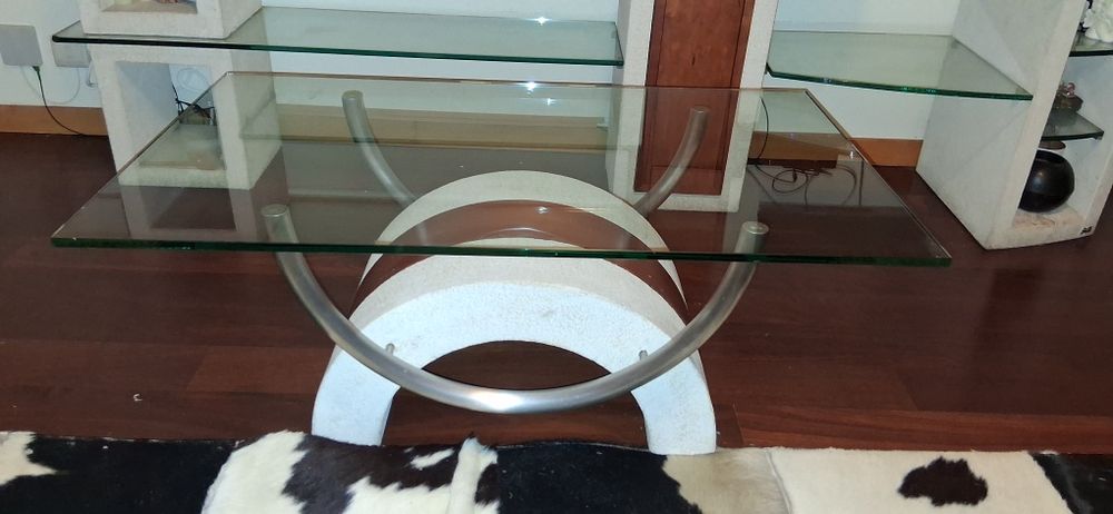 Estante de sala e mesa de centro