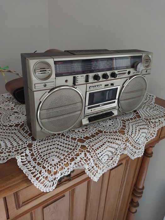 Radiomagnetofon Sharp GF-5757 z lat 80-tych