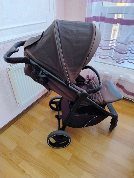 Коляска прогулянкова Carrello Bravo 
Б/У, стан 7 з 10
Усе працює,