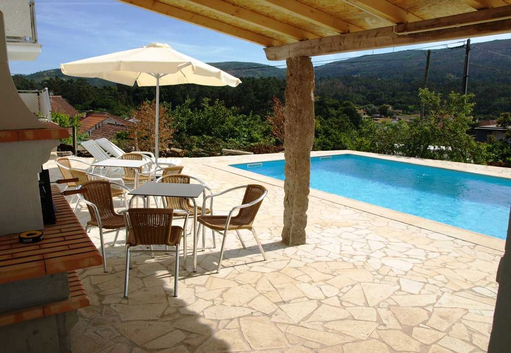 CMN19 casa V4 e piscina, salão jogos c/ bilhar,local calmo,linda vista