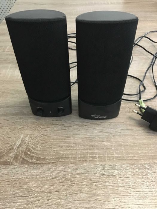 Siemens Desktop Computer Tower + Mouse + Keyboard + Speakers - Siemens64585803677570124