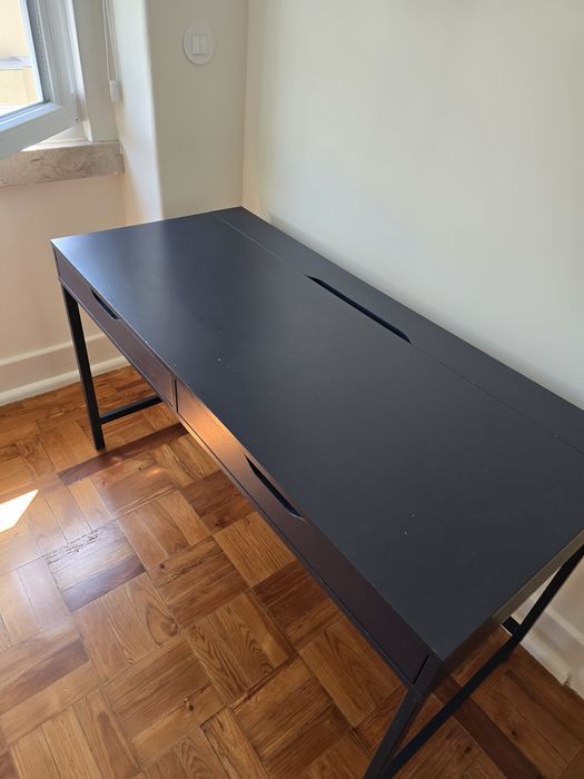 Secretaria Ikea com gavetas
