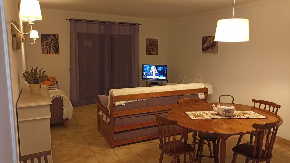 Apartamento T1 (agosto) a 250 m da passadeira da Praia da Manta Rota | Wi-Fi e AC | Vista Mar