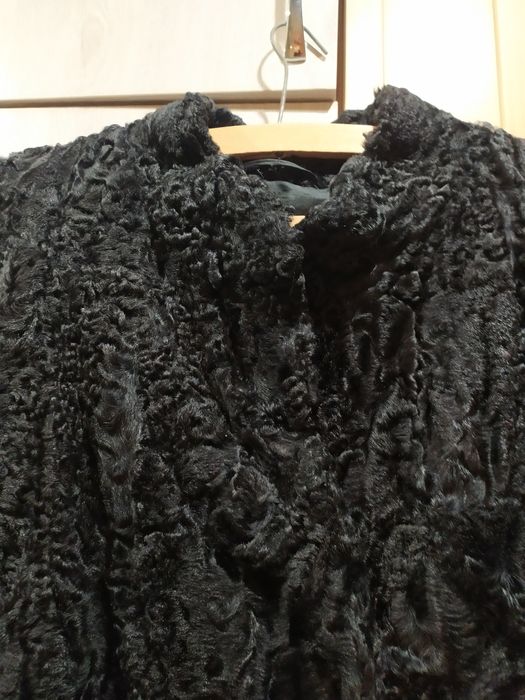 Śliczna kurtka karakuły czarna rozm 54