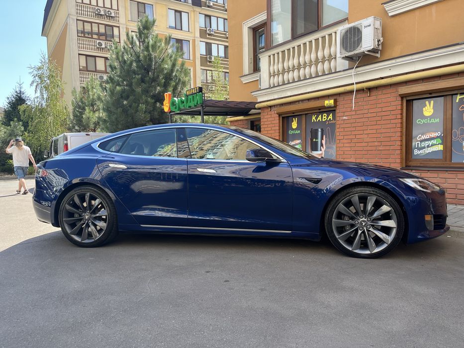 Продам диски 21 на теслу model S