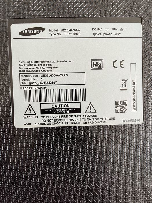 TV samsung preta 73 cms comprimento, diagonal 84 cms