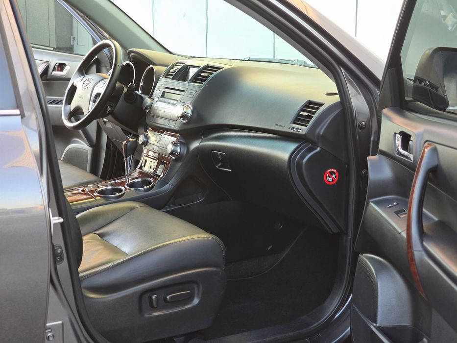 Продам свою Toyota Highlander 3.5л - 2011г