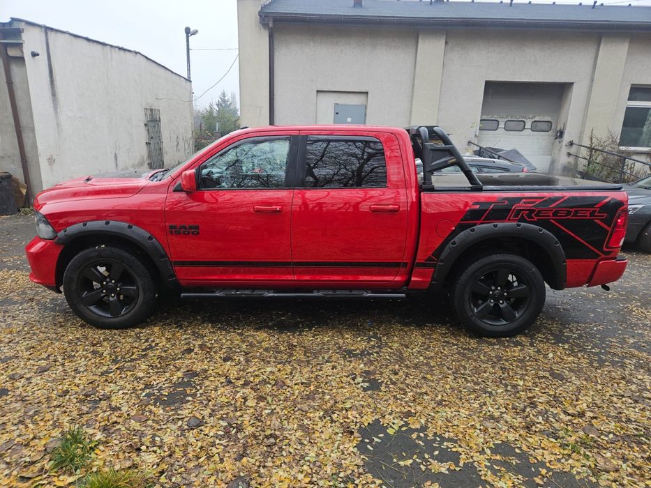 Samochód Dodge RAM 1500