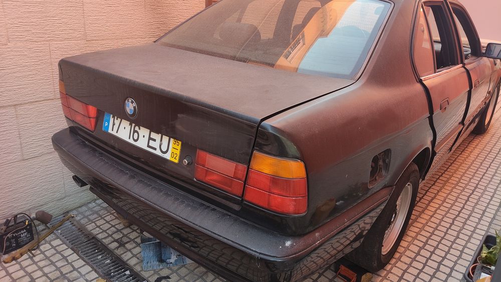 BMW 520i a gasolina e GPL