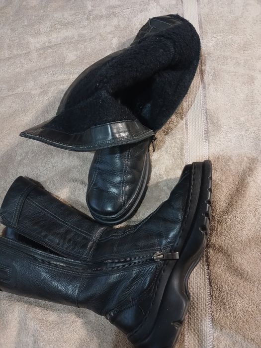 Женские кожанные сапожки.