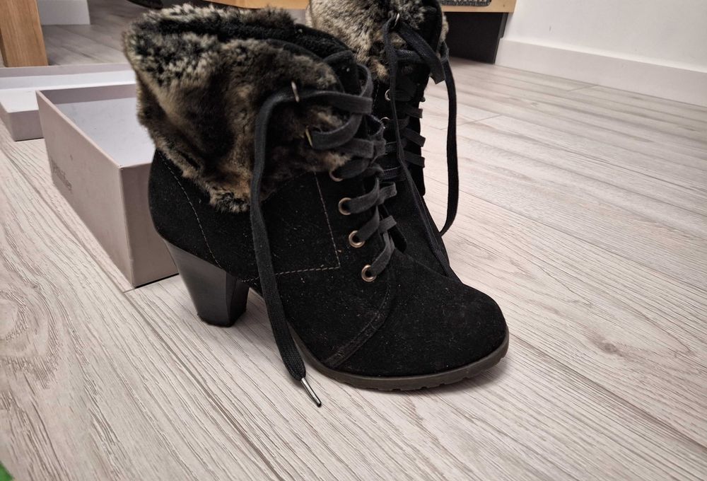 Czarne botki z futerkiem, 6cm obcas, rozmiar 38