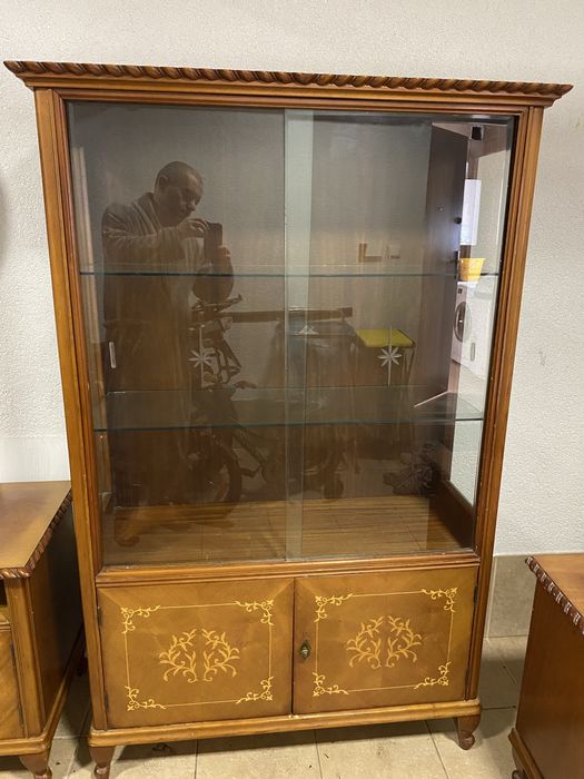 Bibliteczka witryna PRL retro