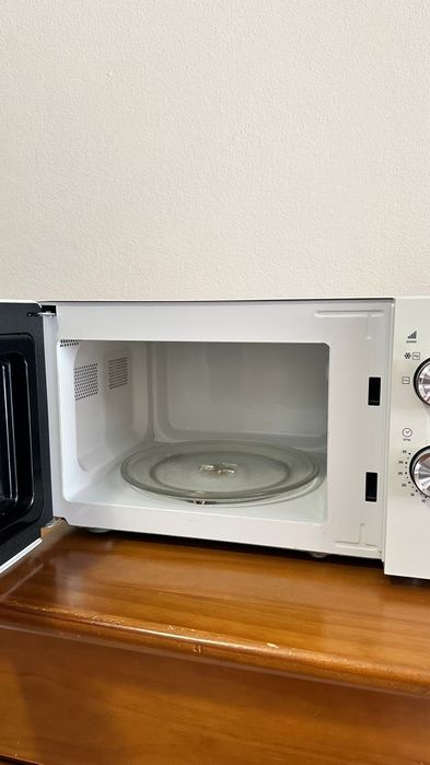 Micro-ondas Taurus 20L 700W com Grill