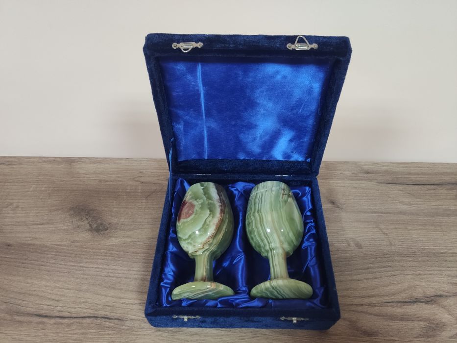 Бокали з натурального каменю