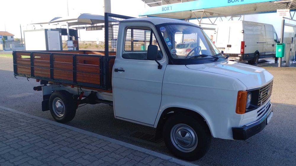 Ford Transit (1982) com Certificado de Interesse Histórico