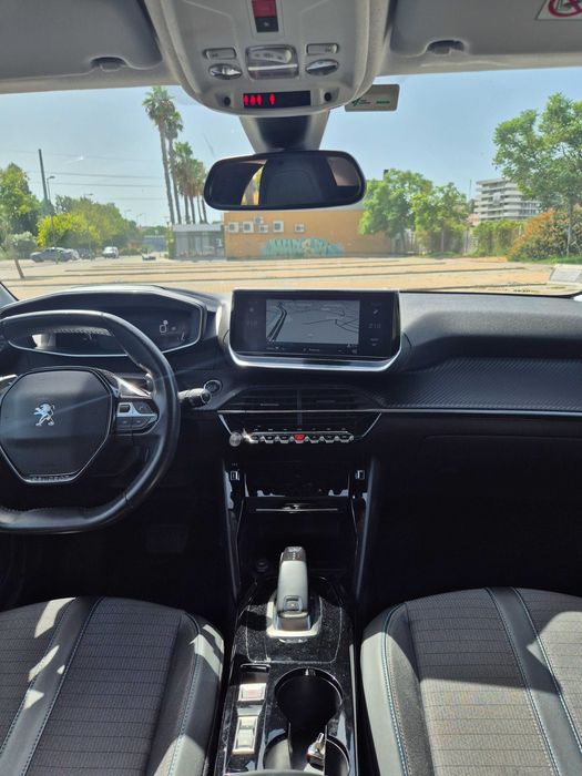 Peugeot 208 Allure 1.2 PureTech Automático • 2020 • Full Extras
