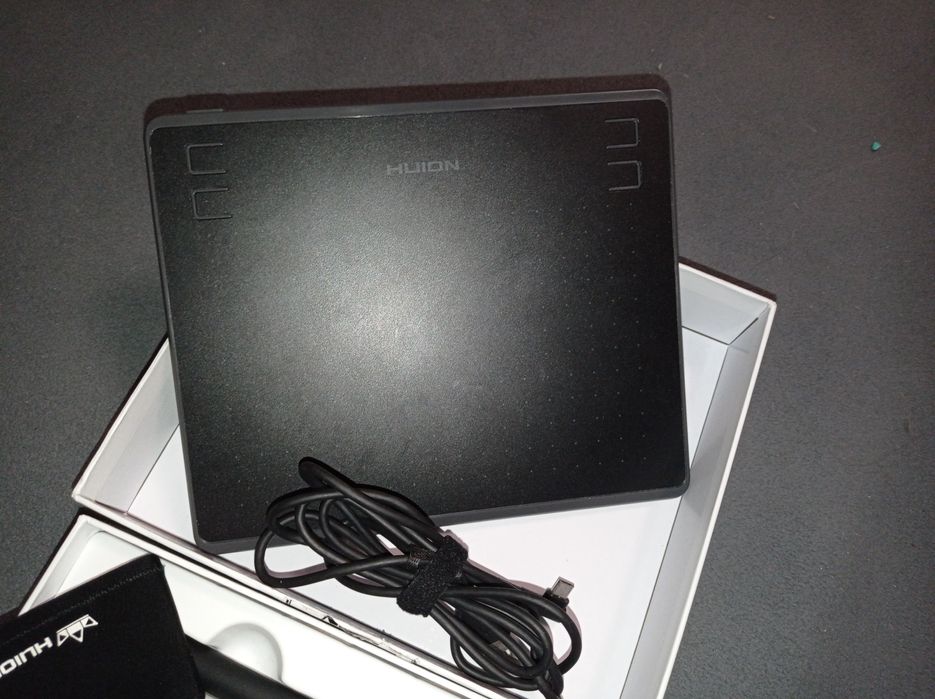 Графічний планшет HUION HS64