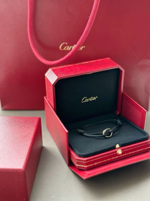 Cartier Trinity на чорній нитці  оригінал