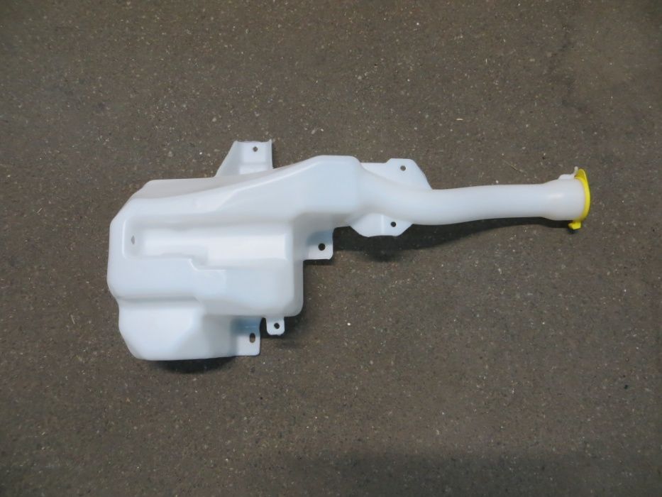 Бачок омывателя Ford Mustang 2015-2018 GR3Z-17618-A аналог