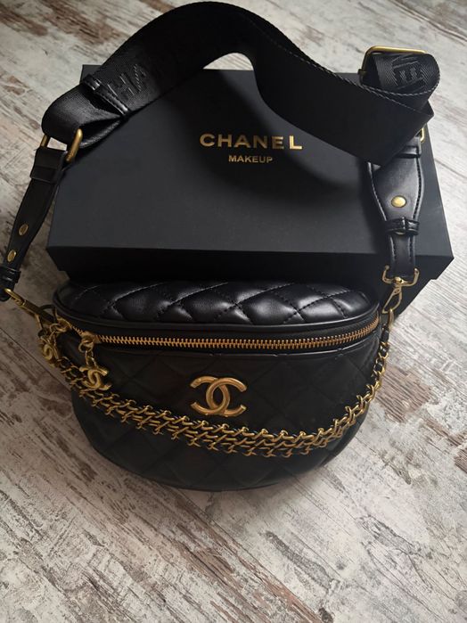 Nerka CHANEL łańcuchy.