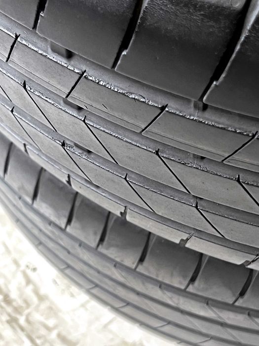 Pneus Bridgestone Turanza T005 EV - 235/45/18 - Excelentes