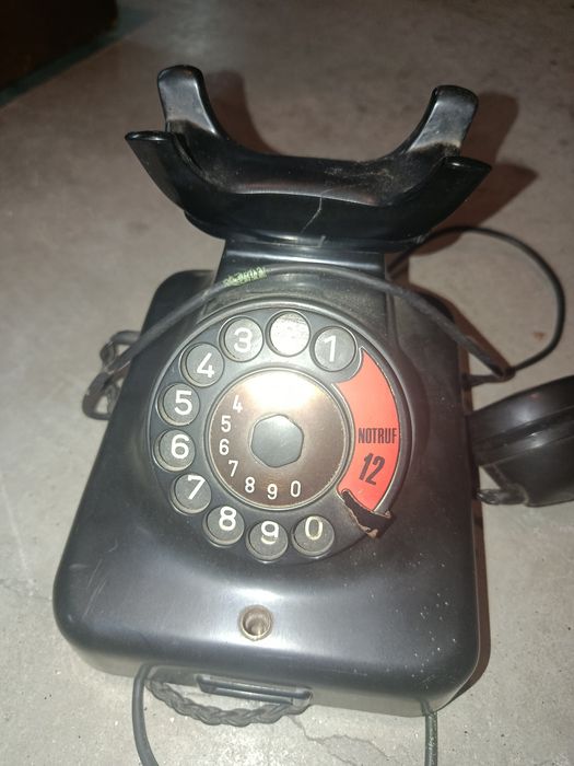 Telefone fixo antigo