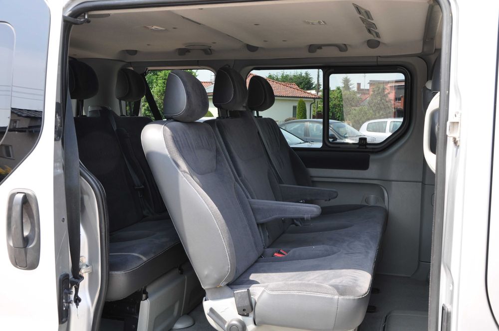 Wynajem/Wypożyczalnia busów - Renault Trafic