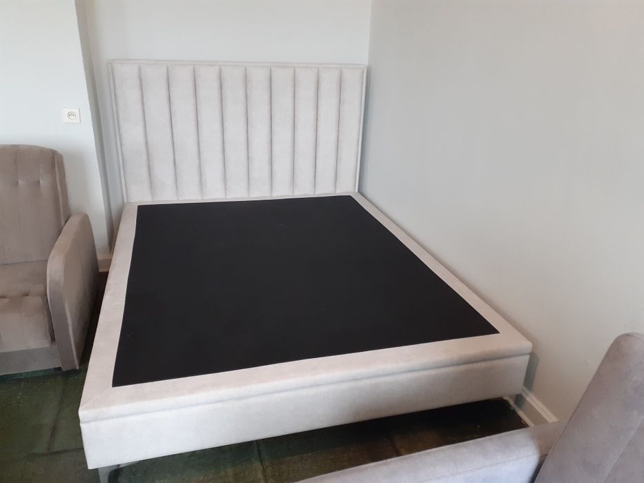 Łóżko tapicerowane