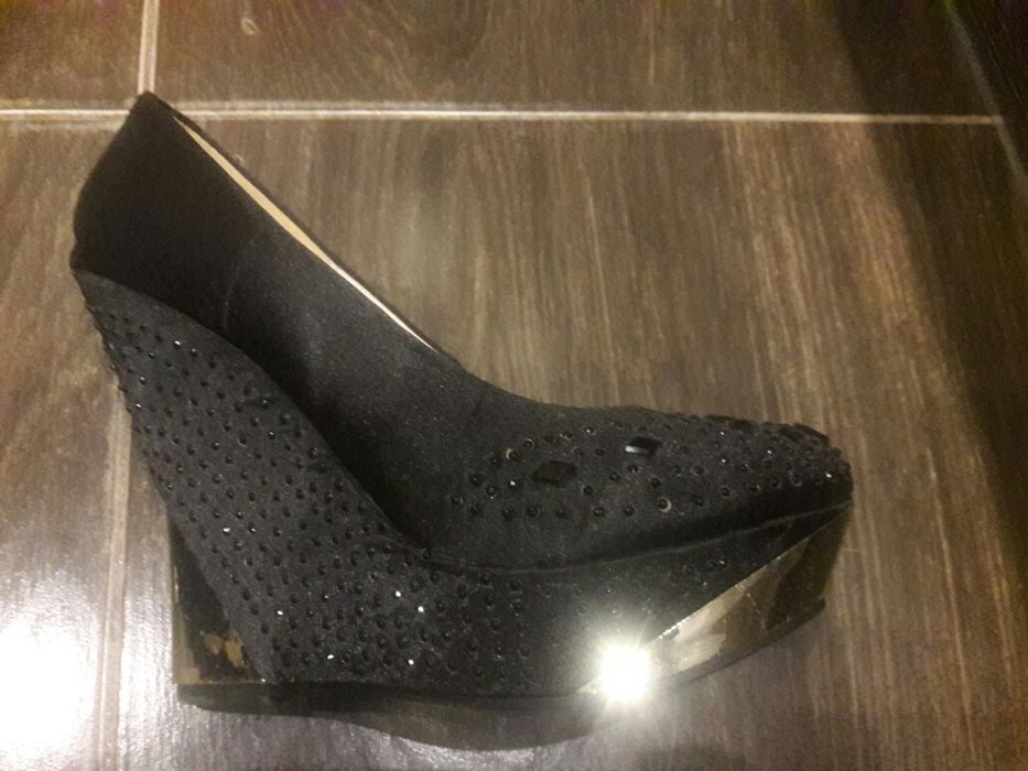 Продам Туфли шикарные.