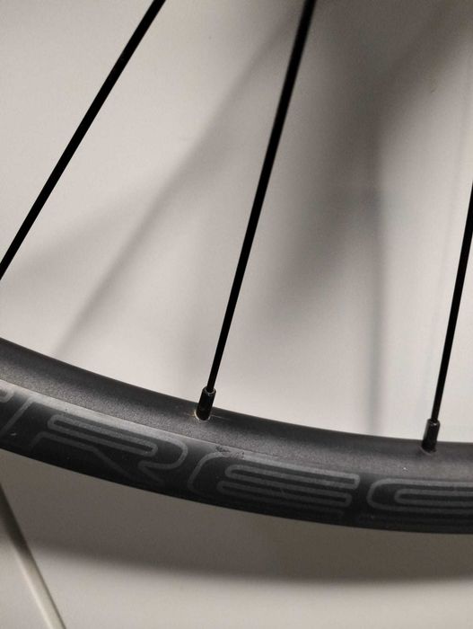 Roda traseira 12 V Crest / Shimano / Dt Swiss