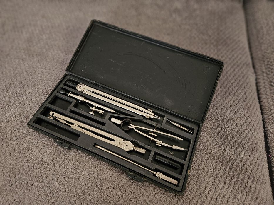 Skala Precision PVIIc zestaw kreślarski cyrkle PRL lata 70 antyk