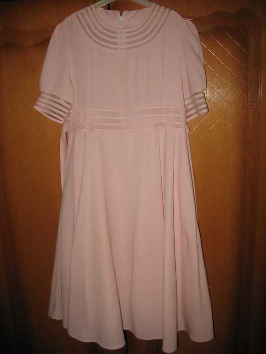 нарядные платья атласная юбка  ажурная кофта и футболки