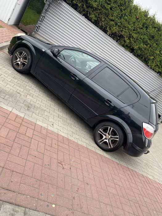 Samochod opel astra h