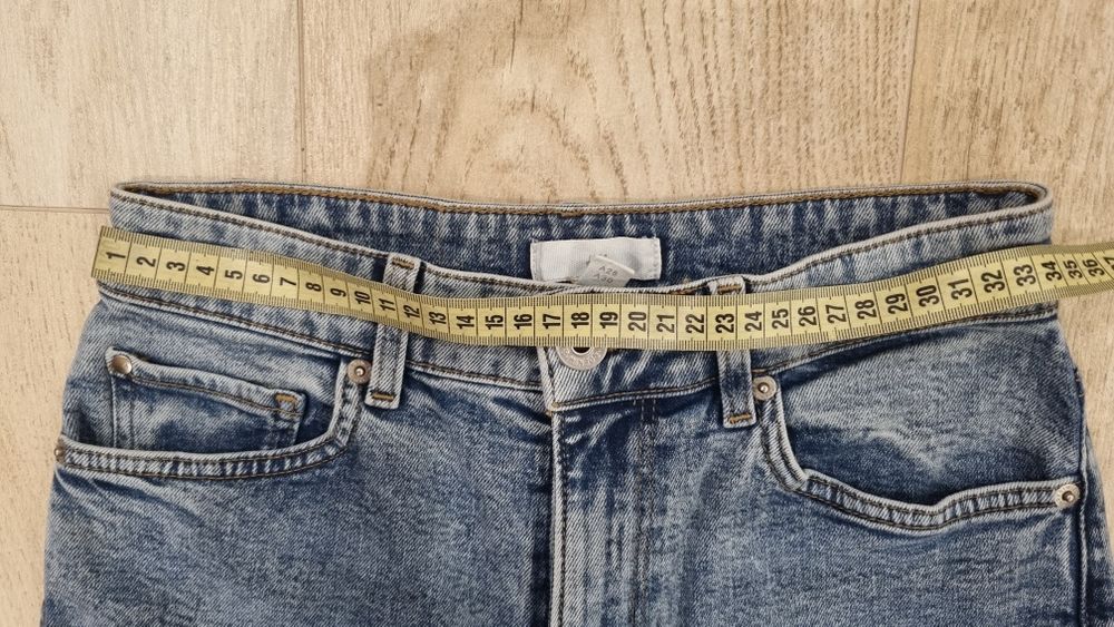 Jeansy z wysokim stanem / Wide High Jeans rozm. 36