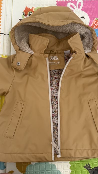 Курточка от Zara на девочку 9-12 месяцев