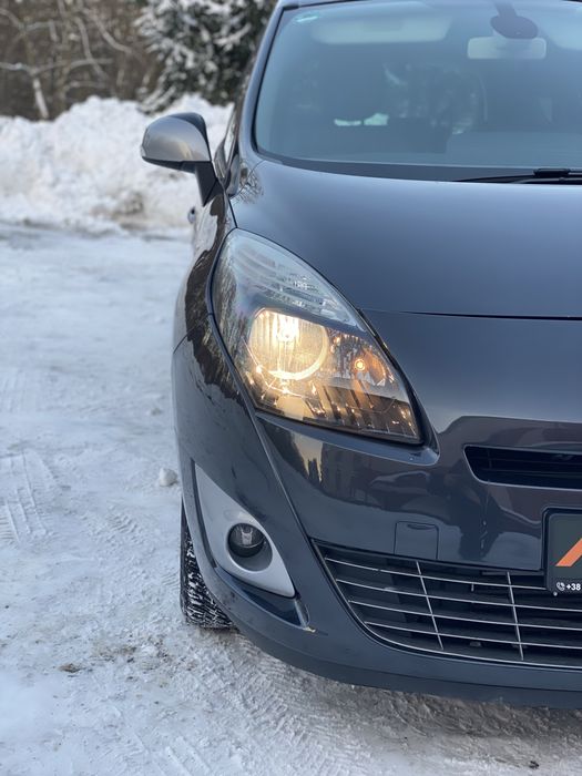 Renault Grand Scenic 20111