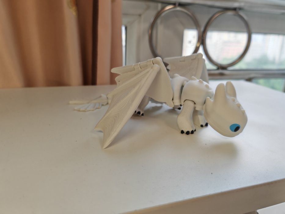 Денна Лютя — Рухлива фігурка дракона (Articulated Light Fury)