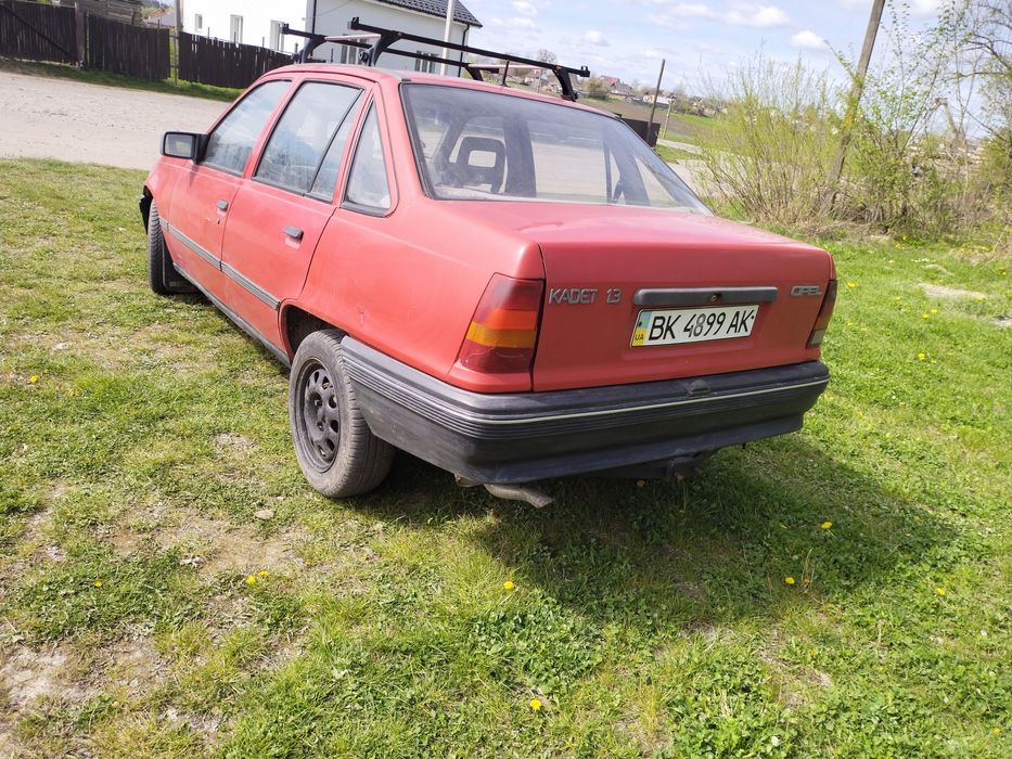 Опель Кадет 1.3 бензин