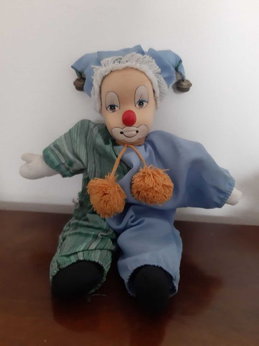 Palhaço Antigo com cabeça em faiança – 32 cm Comprimento