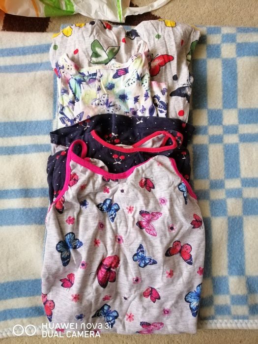 Літні сукні на короткий рукав