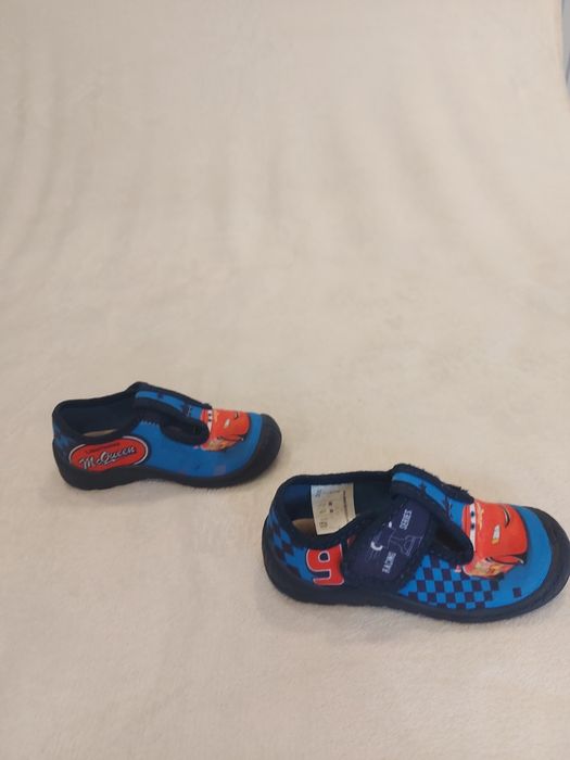 Sprzedam sandałki/kapcie numer 24