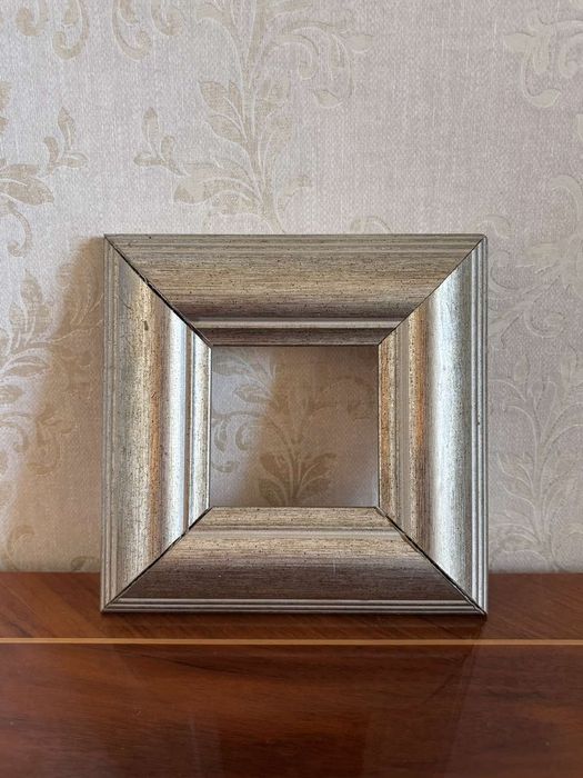 Рамка для фото или мини картины с широким багетом