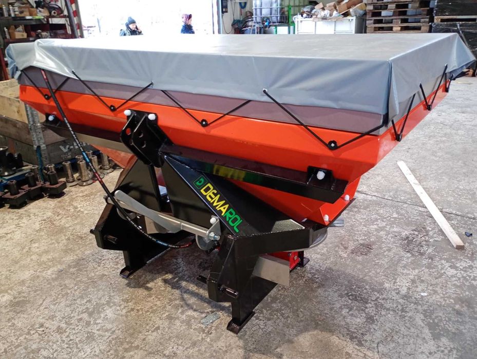 Rozsiewacz dwutalerzowy 400l Demarol