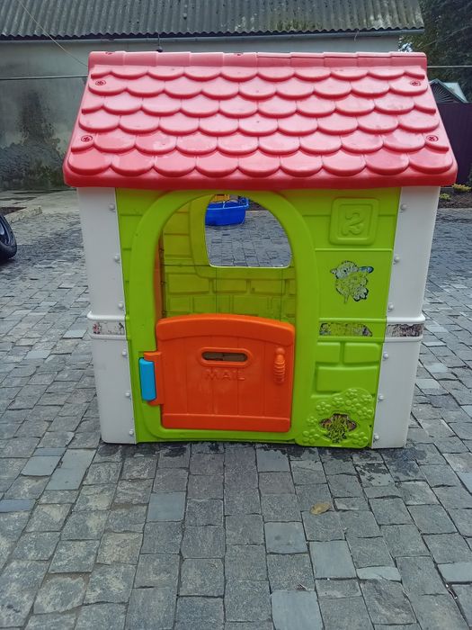 Дитячий будиночок продається