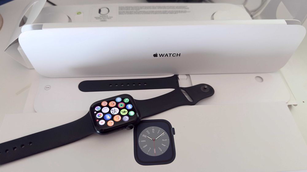 Apple Watch Series 8 GPS 45 mm preto