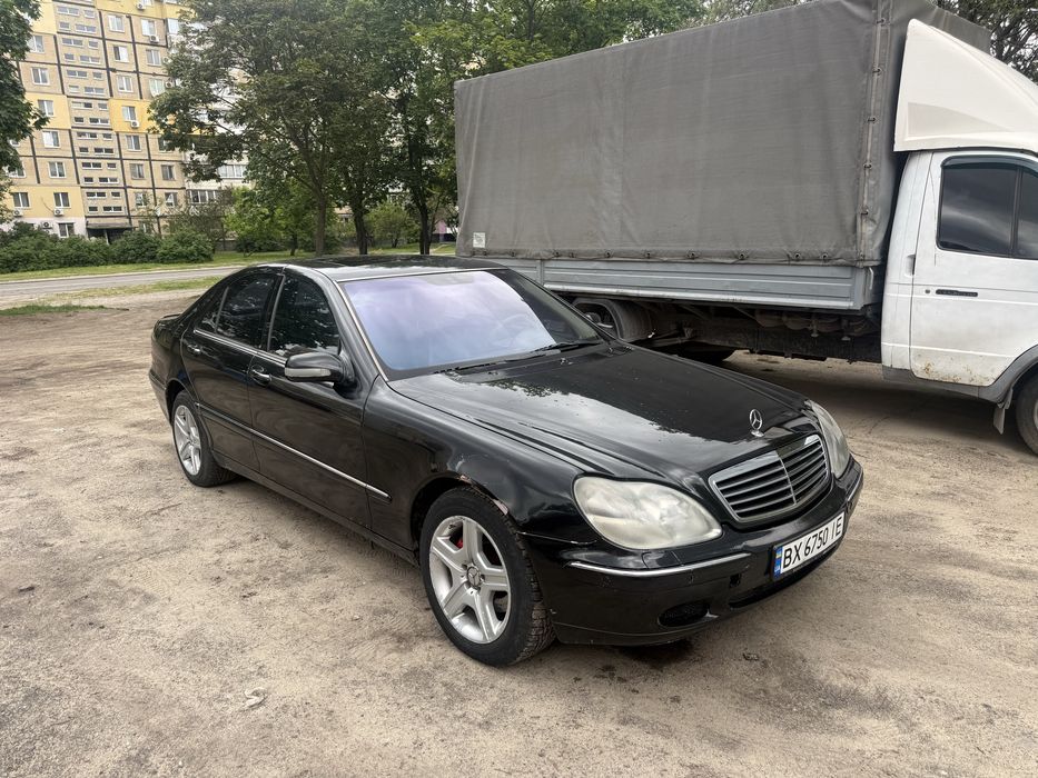 Mercedes-Benz w220 S-class