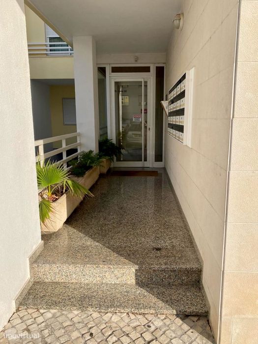 Apartamento T3 com excelentes áreas, renovado, boa exposição solar
